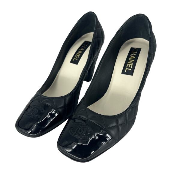 Chanel 2022 Quilted Interlocking Cap Toe CC Logo Pumps - Picture 5 of 13